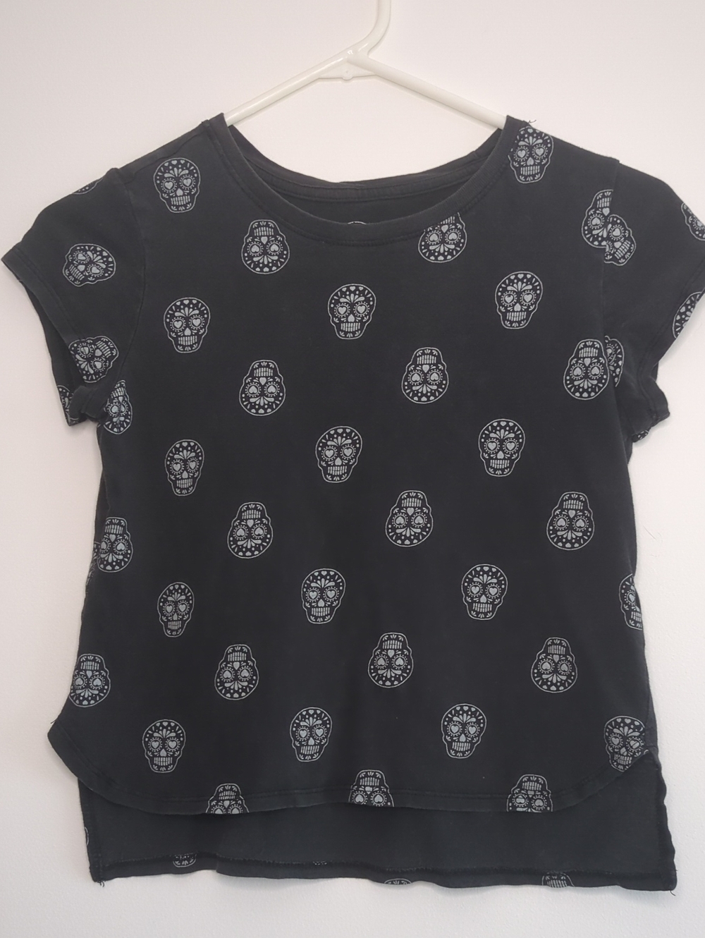 Wonder Nation | Sugar Skulls On Charcoal Short Sleeve T Shirt | M (7-8)